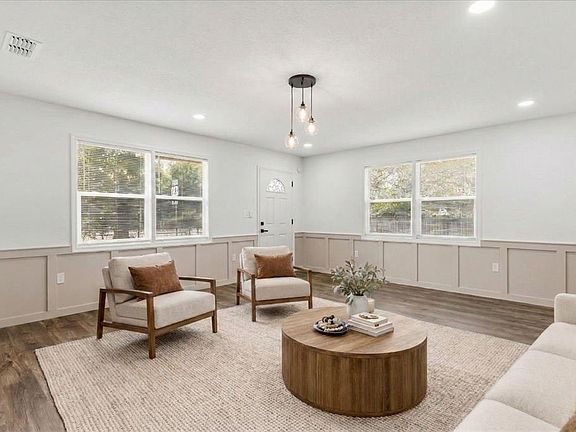 3rd image of 22632 SE Hawthorne Rd