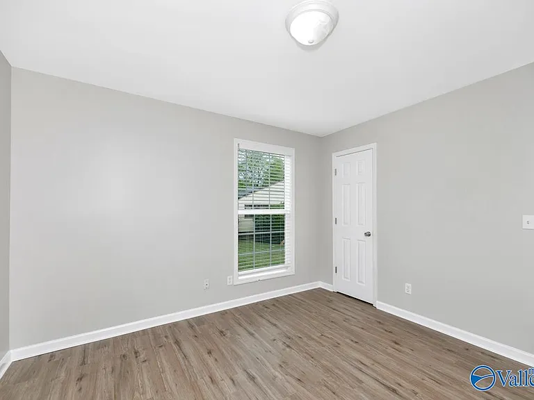 800 Linwood Dr NW — Photo 14