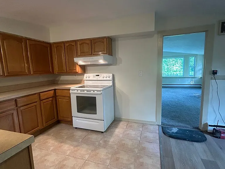 5683 Creekview Rd — Photo 2