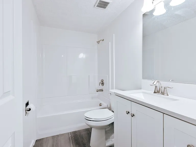 360 N Woodruff Ave #1-4 — Photo 17