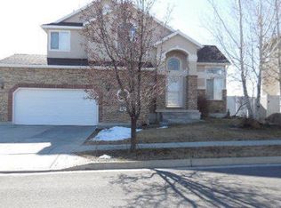 5647 W Red Narrows Dr, West Jordan, UT 84081