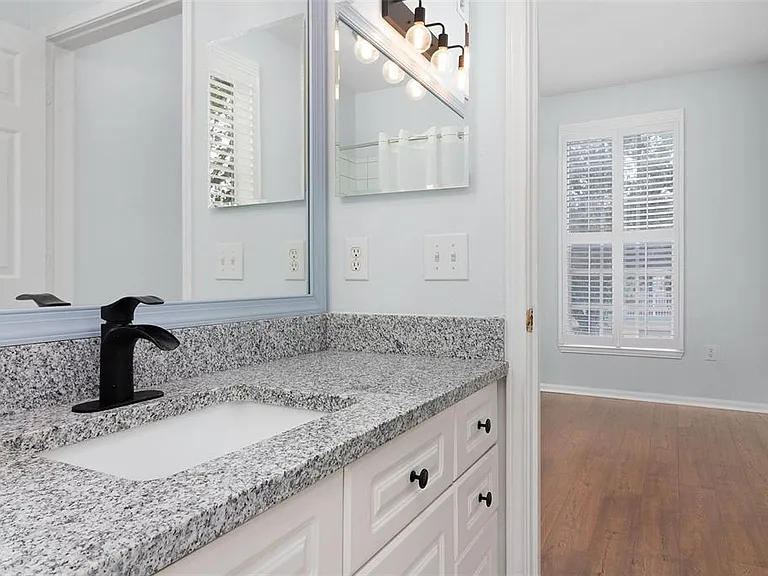 233 Goldenrain Dr #202 — Photo 27