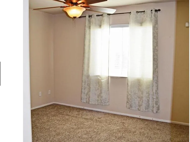 9415 Sleepy Hollow Ln — Photo 12