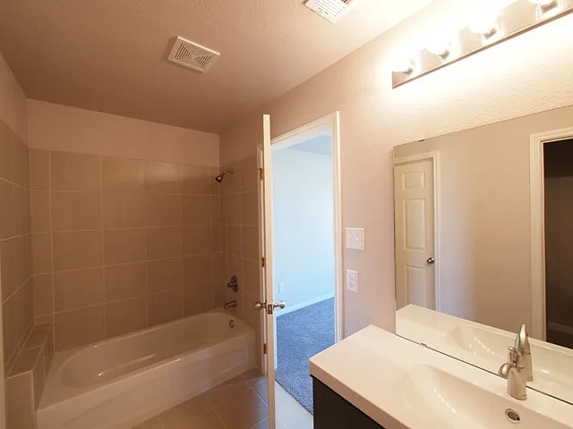 4505 Barrington Trl — Photo 20