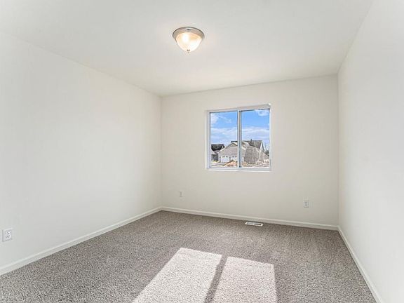 4th image of 10562 Sugar Hill Dr