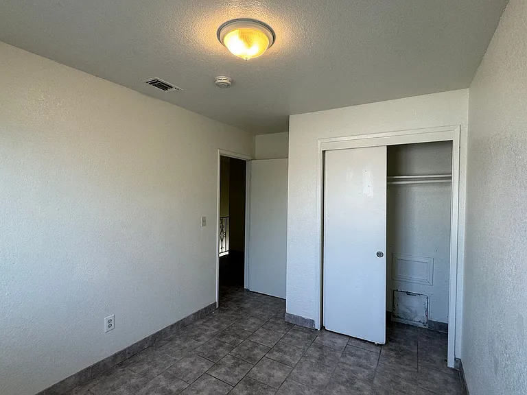 818 Wallace St — Photo 5