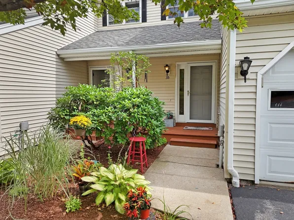 35 Belgian Ln #35, Leominster, MA 01453