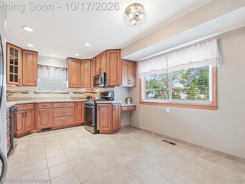 19861 Maplewood St, photo 7