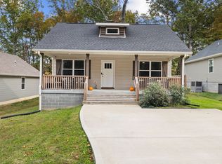 103C Oak Park Dr, Dickson, TN 37055