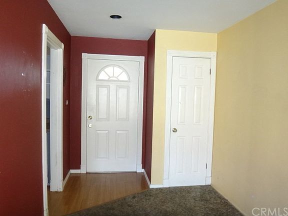 5th image of 840 W Swift Ave