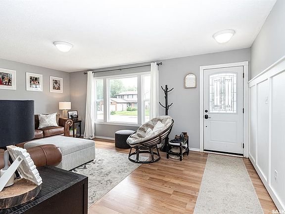4th image of 34 Beurling Cres