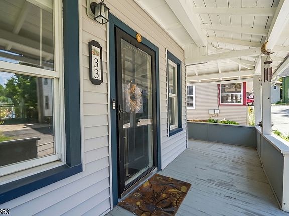 3rd image of 33 Asbury Pl