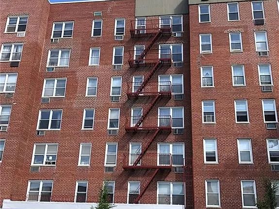 2nd image of 735 Avenue W