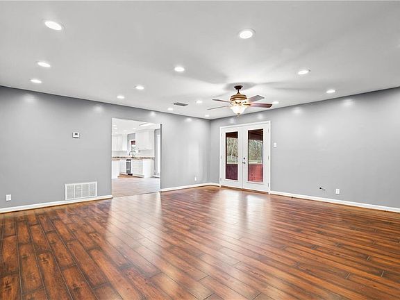 2nd image of 11040 Straub Rd