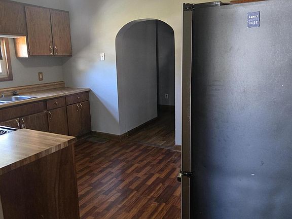 4th image of 212 Oglewood Ave