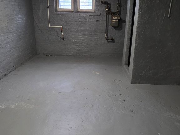 5th image of 725 N Milton Ave