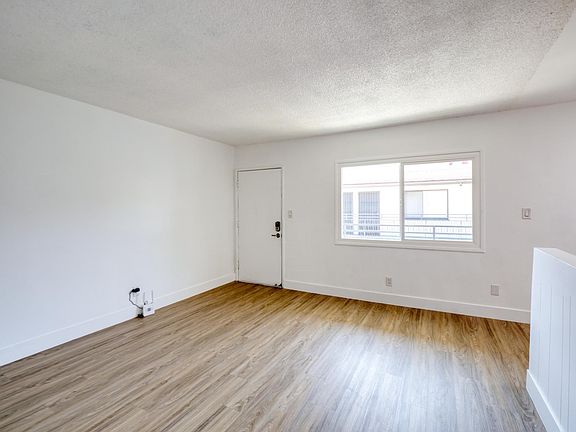 5th image of 3926 Gibraltar Ave #9