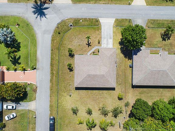 3rd image of 2297 SE Seafury Ln