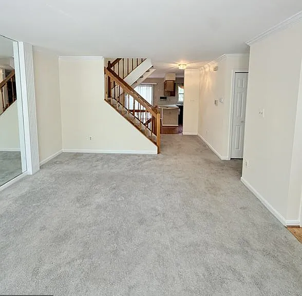 45572 Whitcomb Sq — Photo 2