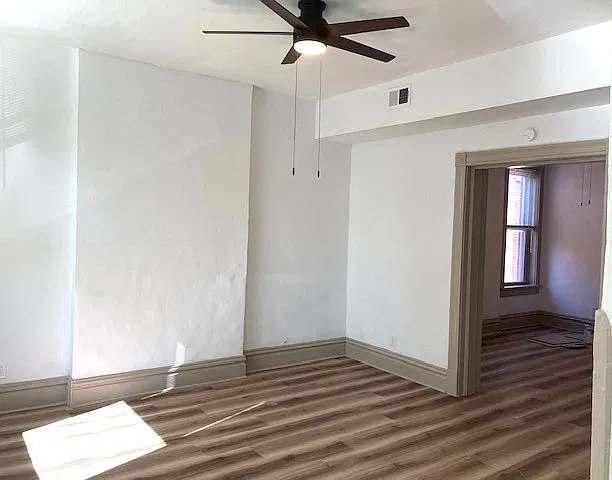 1 bed, 900 sqft, $1,000 — Photo 4
