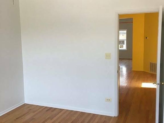 5th image of 3118 W Lake St #2
