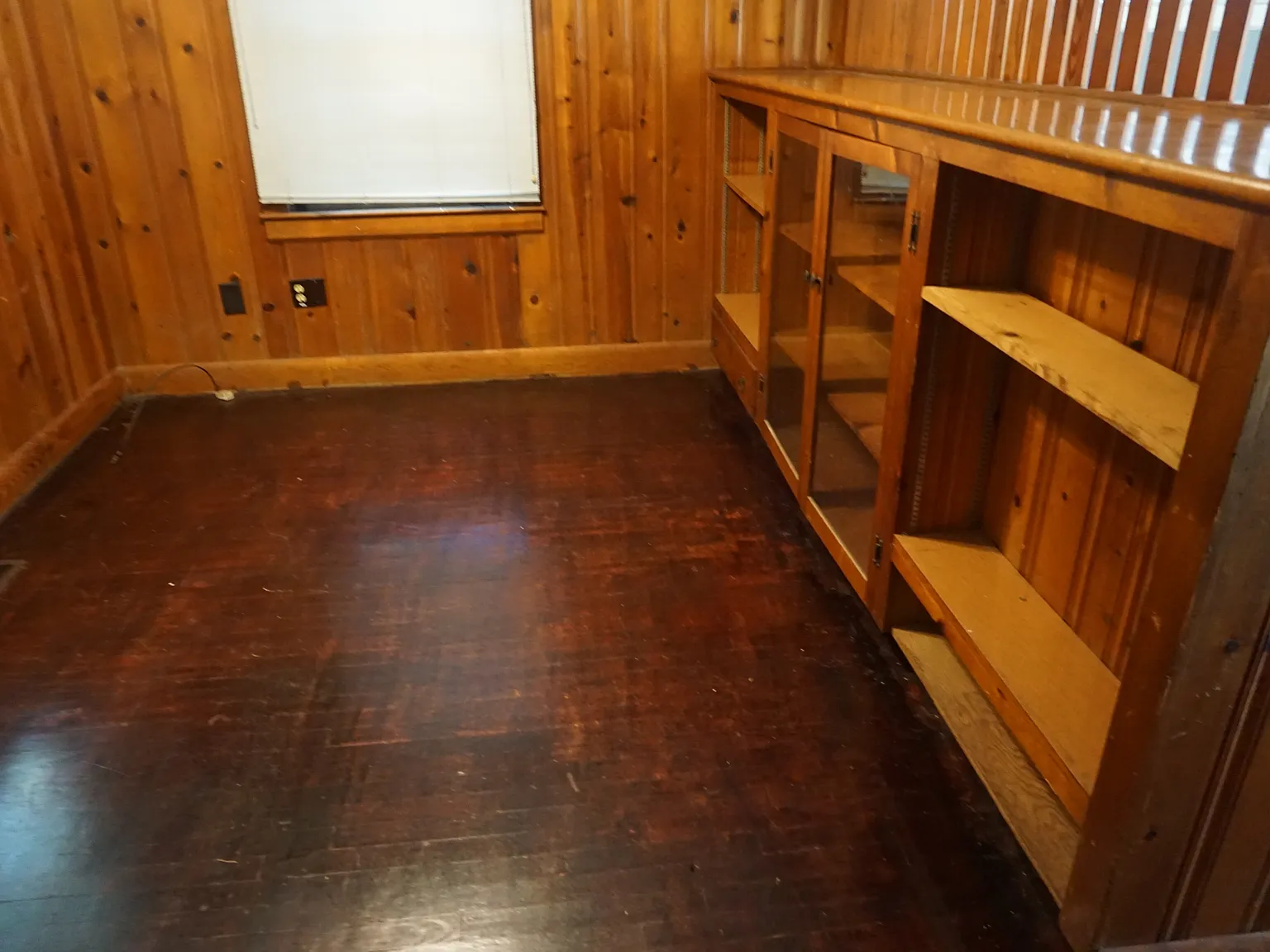 215 Evans Street - 1 — Photo 4