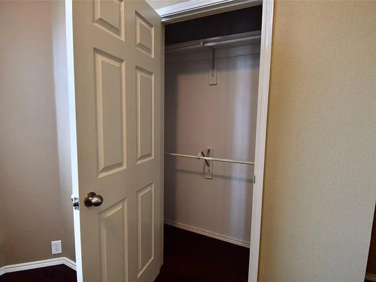 1006 Abigail Dr — Photo 15