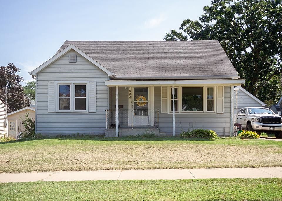 1st image of 1820 N Algona St