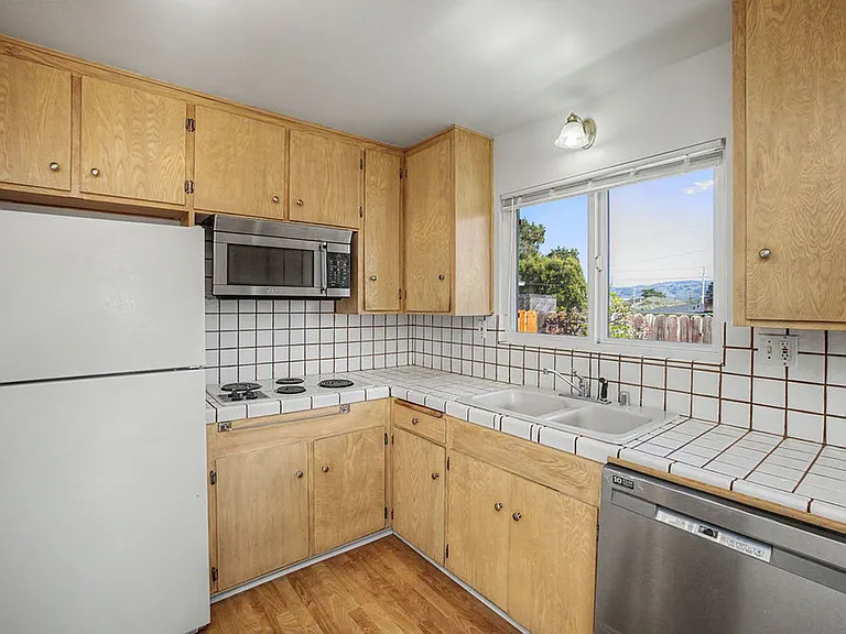 1119 Sunnyhill Ct — Photo 8