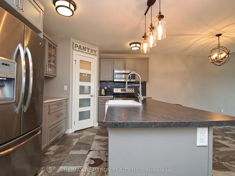 35 Cobblestone St — Photo 15