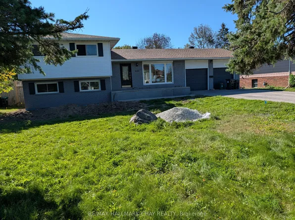 605 Big Bay Point Rd, Barrie, ON L4N 3Z9