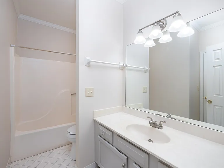 1215 Carriage Park Dr — Photo 24