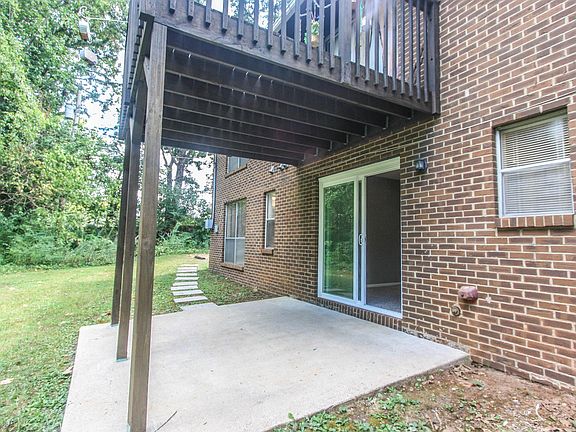 3rd image of 804 Flanders Ln APT 2
