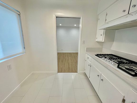4th image of 8110 Norton Ave #1