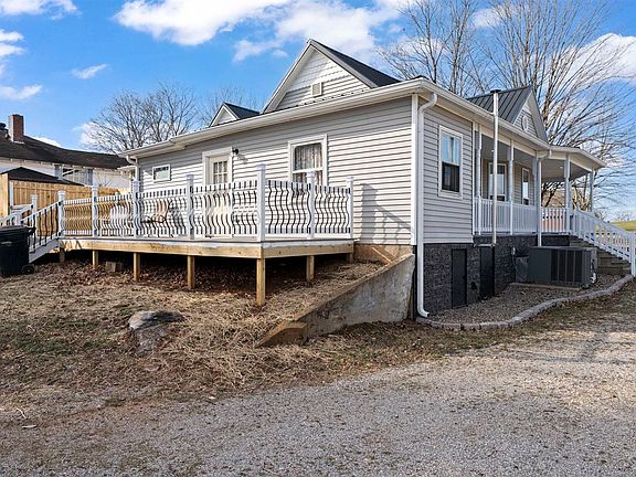 5th image of 250 Maple Grove Ln