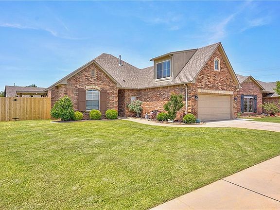 2nd image of 19201 Everwood Dr