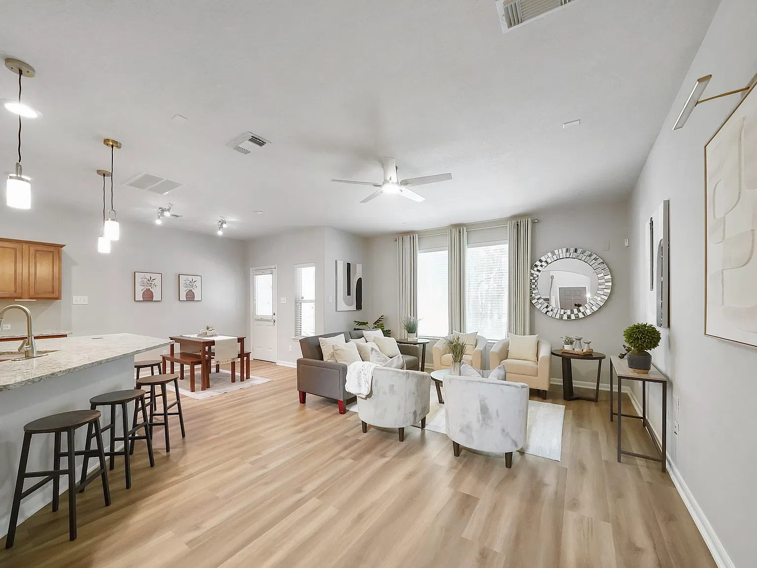 3 bed, 2.5 bath, 1810 sqft, $1,800 — Photo 2