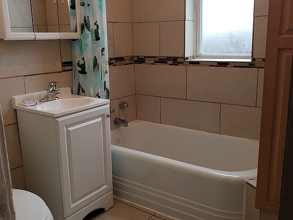 3rd image of 3912 W Jackson Blvd APT 3R