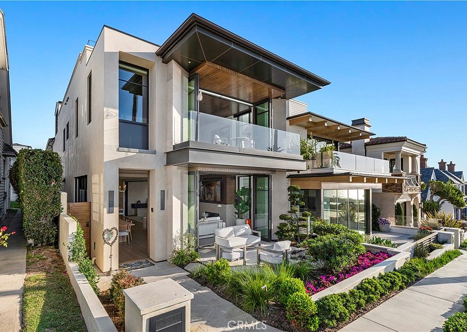 1st image of 212 Goldenrod Ave