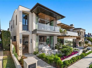 212 Goldenrod Ave, Corona Del Mar, CA 92625