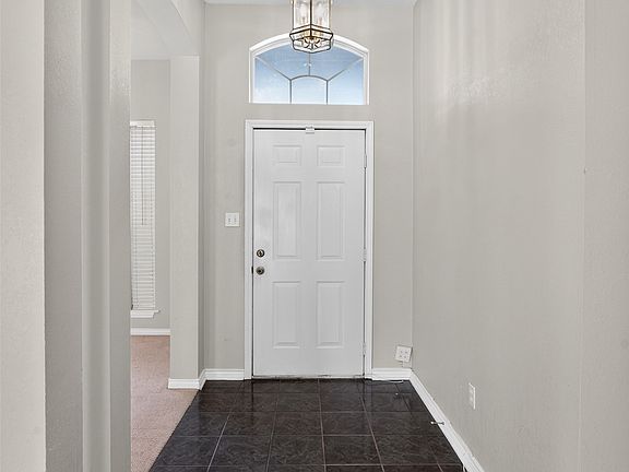 4th image of 2606 Valley Ridge Ln
