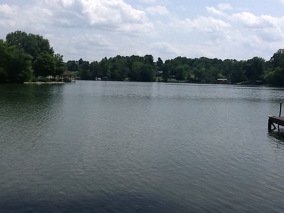 4th image of 154 Holly Ln