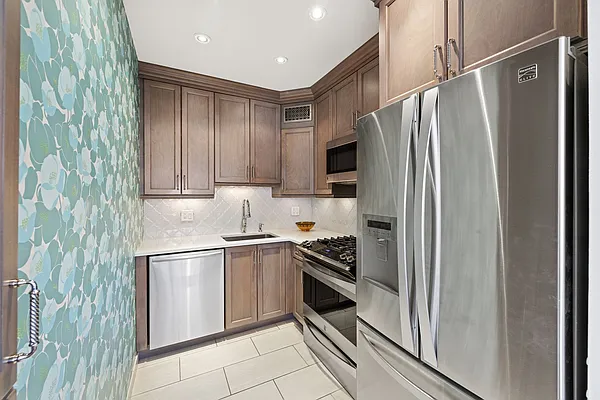 Sold by Compass | media 4