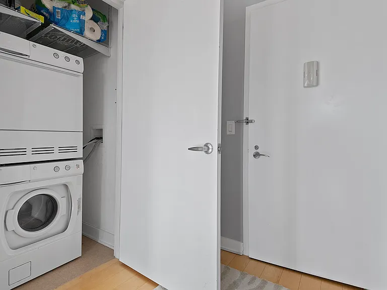 2 2nd St #1807 — Photo 13