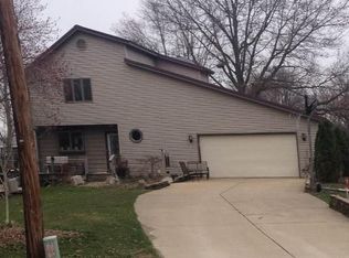 21 Armstrong Dr, Neoga, IL 62447