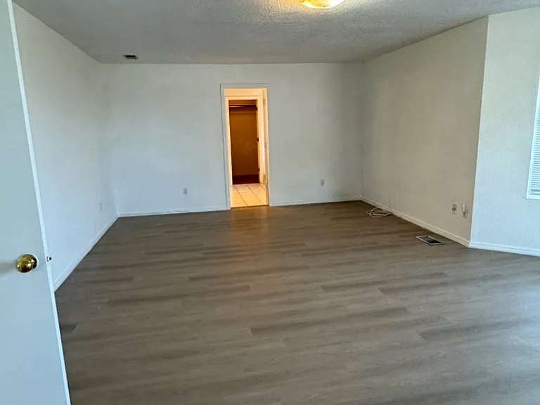 Unit Photo