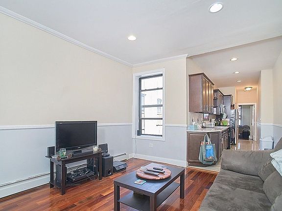 3rd image of 435 Marion St APT 3R