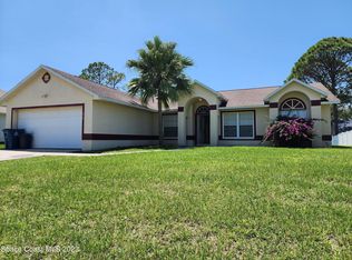 870 Lyons Cir NW, Palm Bay, FL 32907