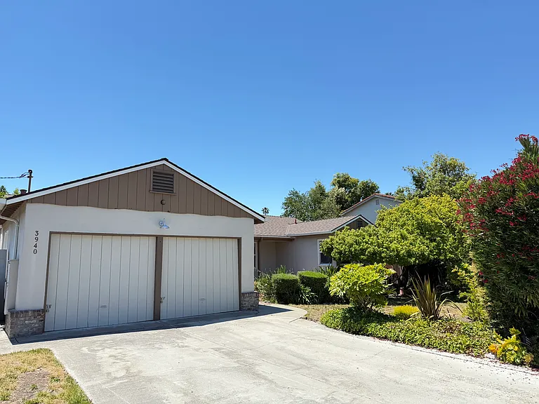 3940 W Rincon Ave — Photo 3