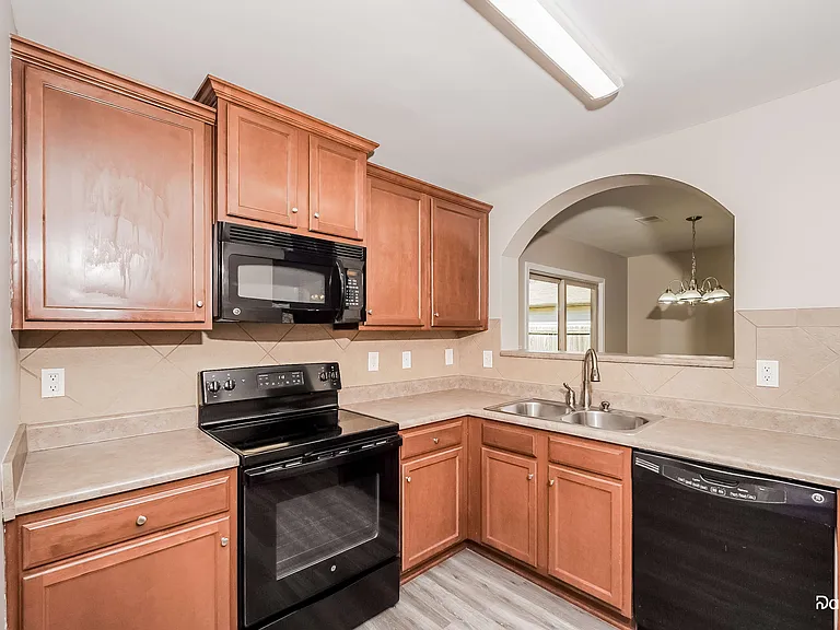 180 Briar Ridge Ln — Photo 2